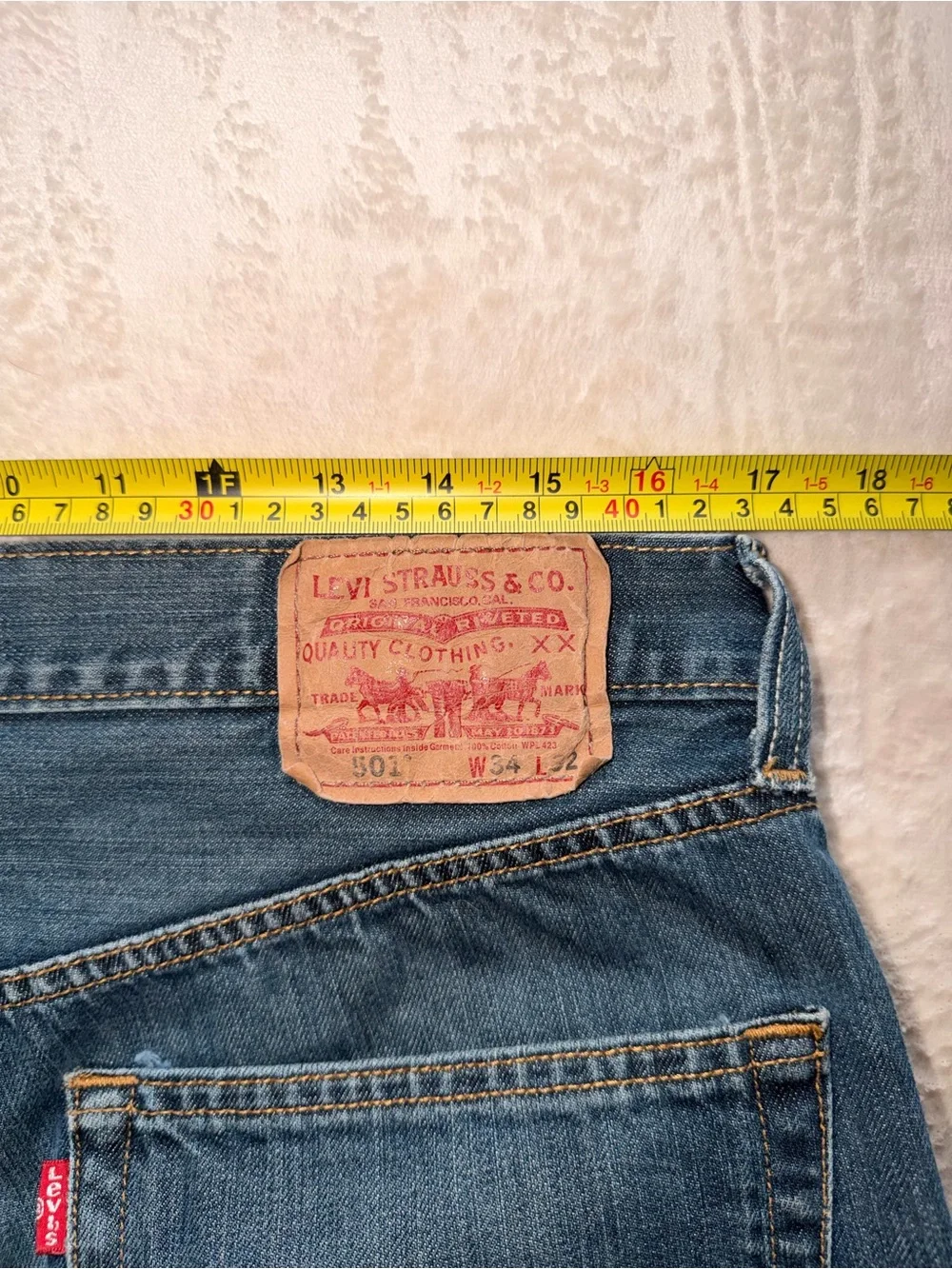 Vintage Levi's Men's Medium Blue Relaxed Straight Jeans